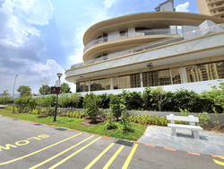 Grand Dunman (D15), Retail #617004331